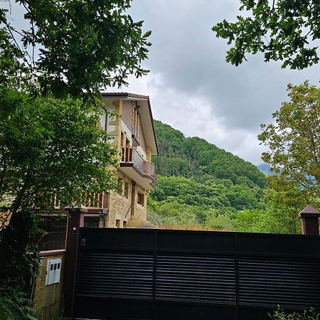 Casa Rural Simonan Borda أويارتثون المظهر الخارجي الصورة