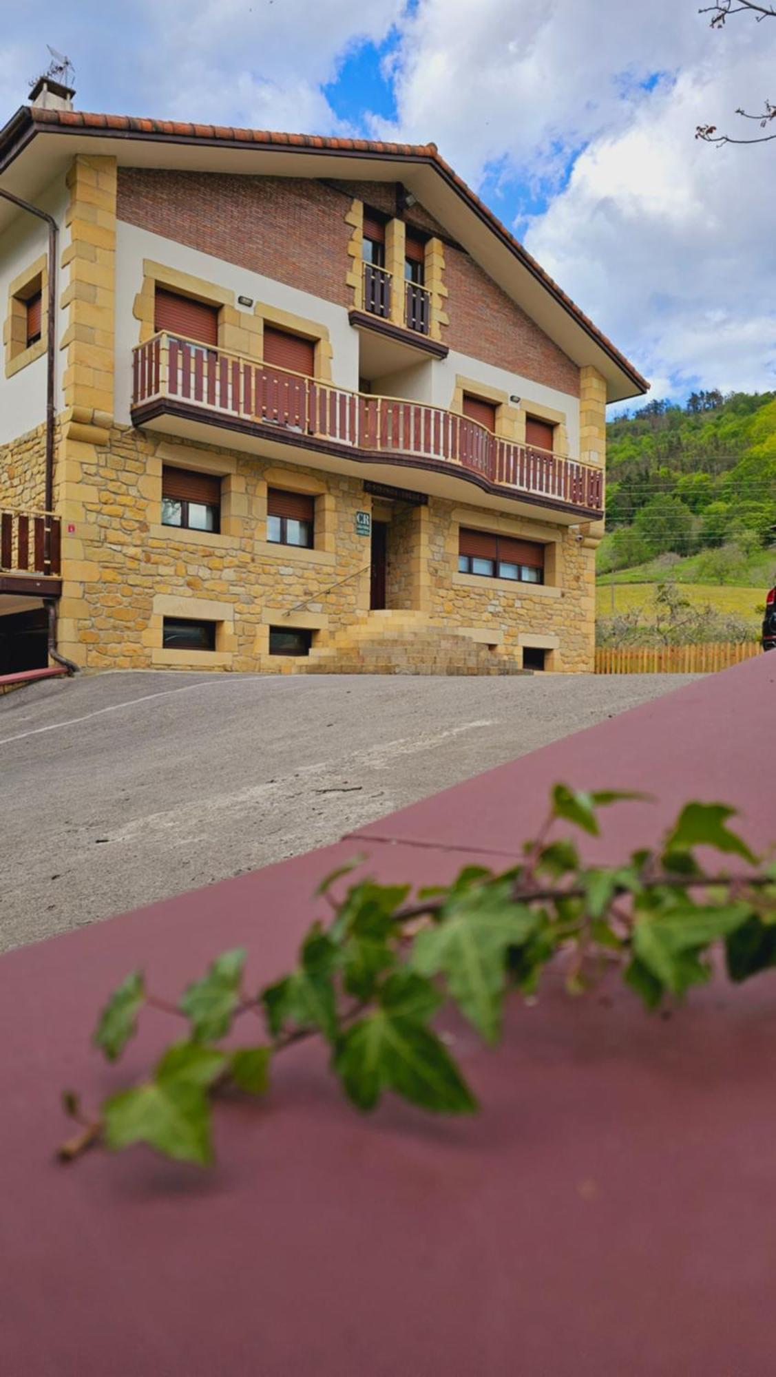 Casa Rural Simonan Borda أويارتثون المظهر الخارجي الصورة
