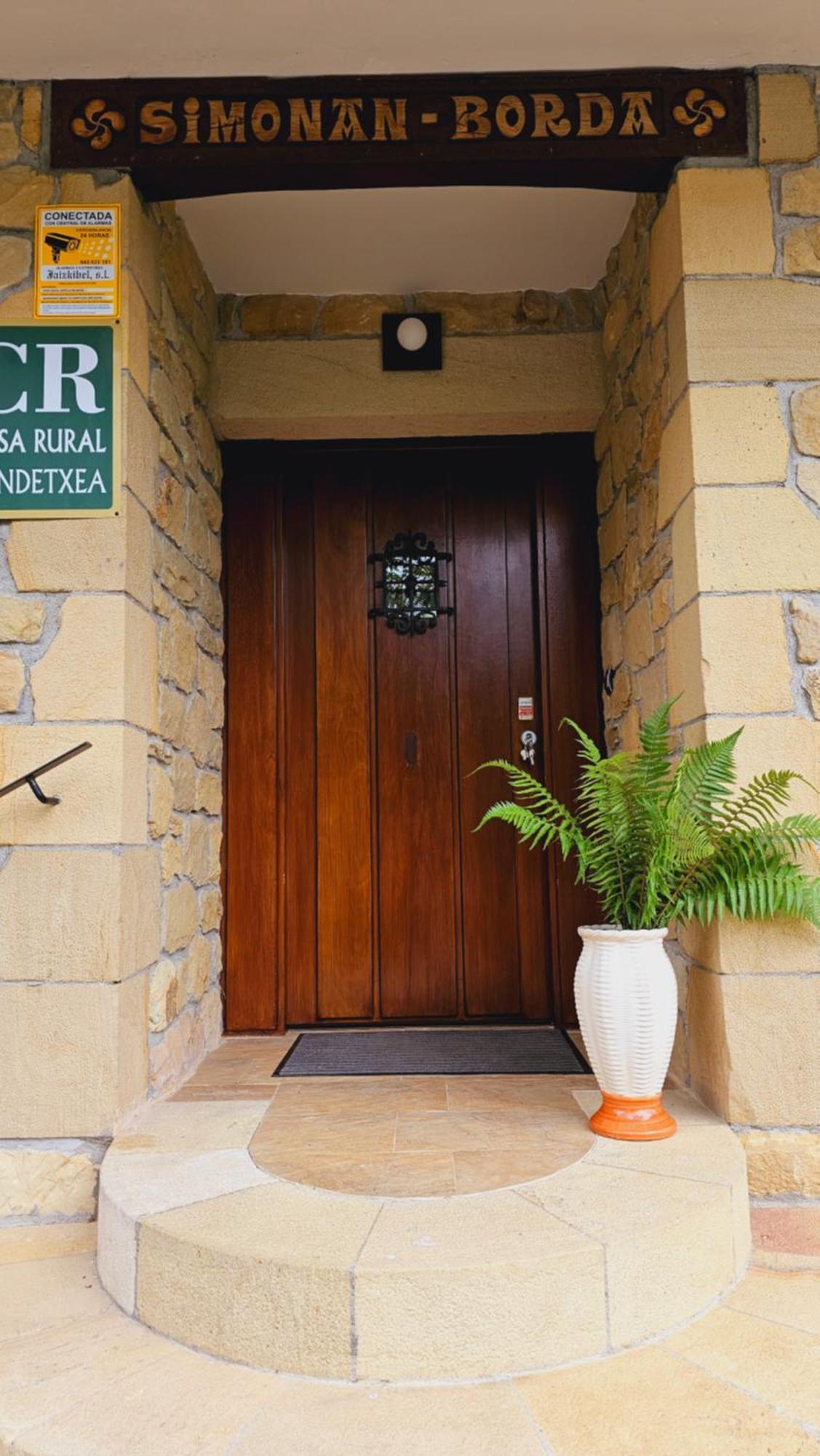 Casa Rural Simonan Borda أويارتثون المظهر الخارجي الصورة